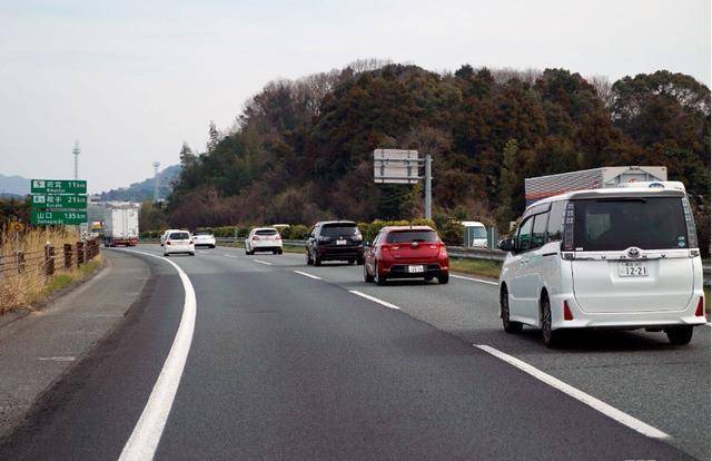 速度快的车撞上速度慢的车 8d4a2d2366a74e65b8aac5607e8950f6.jpeg