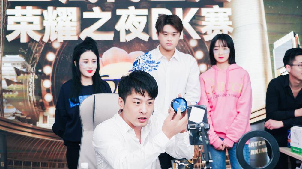 怎么成为网红的徒弟 c2e085293ca149d586dd9629bee558ef.jpeg