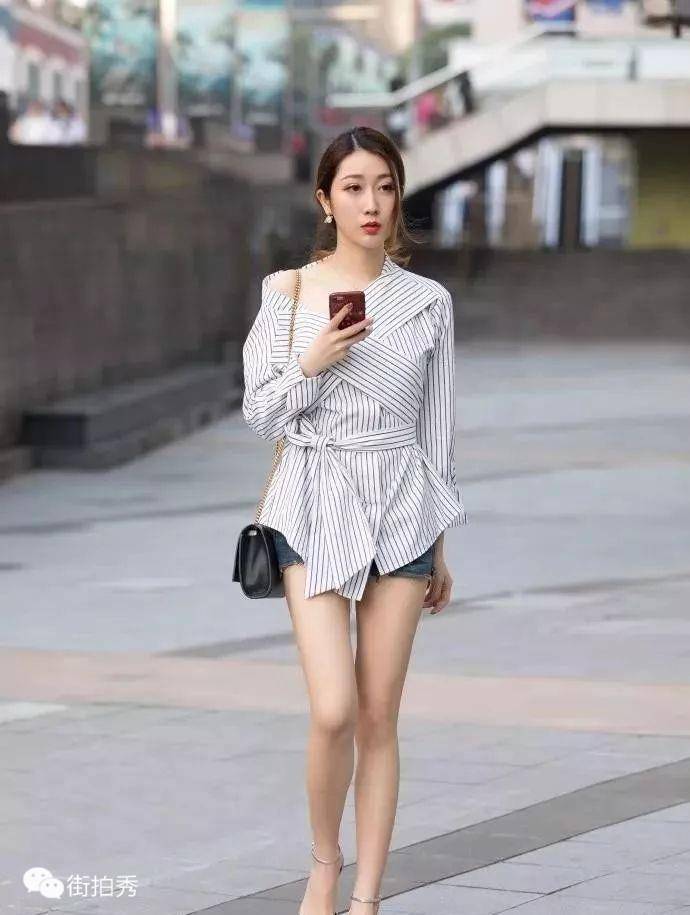 微胖女生街拍合集 d9a4fb2333444564ad654a4f8a79804c.jpeg