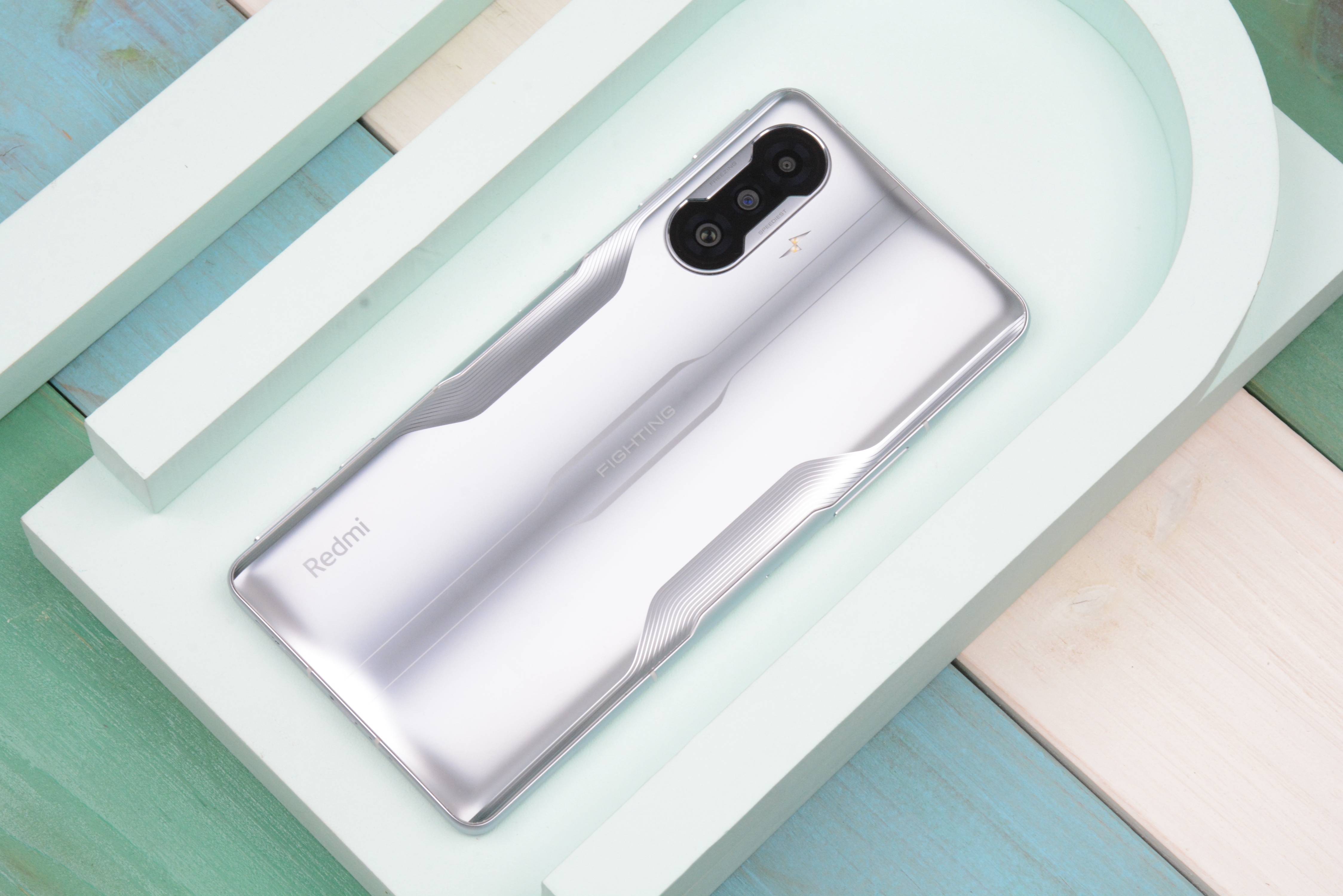 redmi k40游戏版开箱:主力机和游戏机两不误,仅1999元起