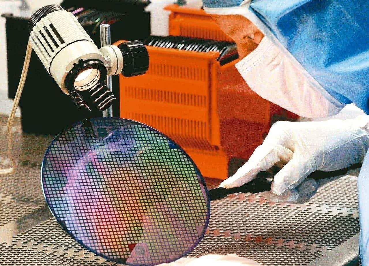 原子弹原材料金属 bad20c3be0a84ec494f4120640d811db.jpeg