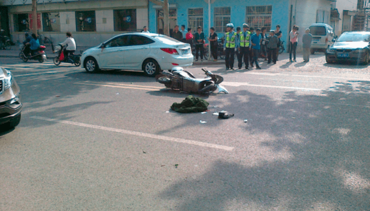 碰瓷被撞 983b19a2007e467d8bb1a7815faab799.png