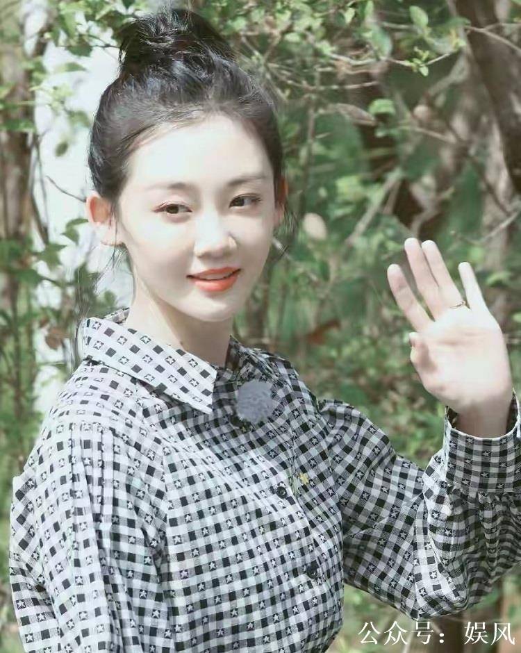 苗苗郑恺相差多少 d2863b7ffd8344c1a766e2e364214123.jpeg