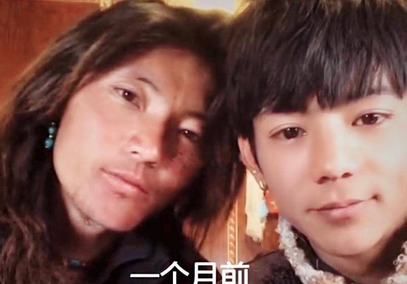 丁真首次穿正装现身!气质成熟似商界精英,不想工作只想回草原放牛