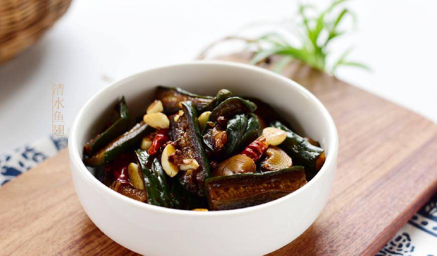 怎么腌酱黄瓜酱辣椒 2f3f2f0e40ab4c3d8fdd615e98f26b1d.jpeg