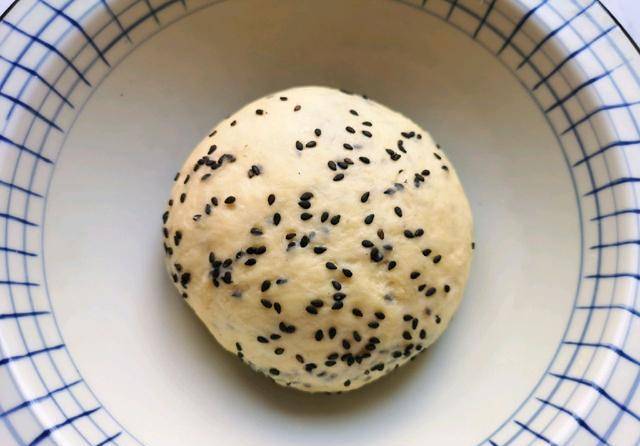 原创传统美食炸麻叶,咸香酥脆,一碰就碎,家常必备小零食