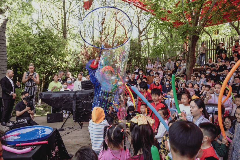 上海新开一景区,开业当天人潮汹涌,游客:有点儿意思