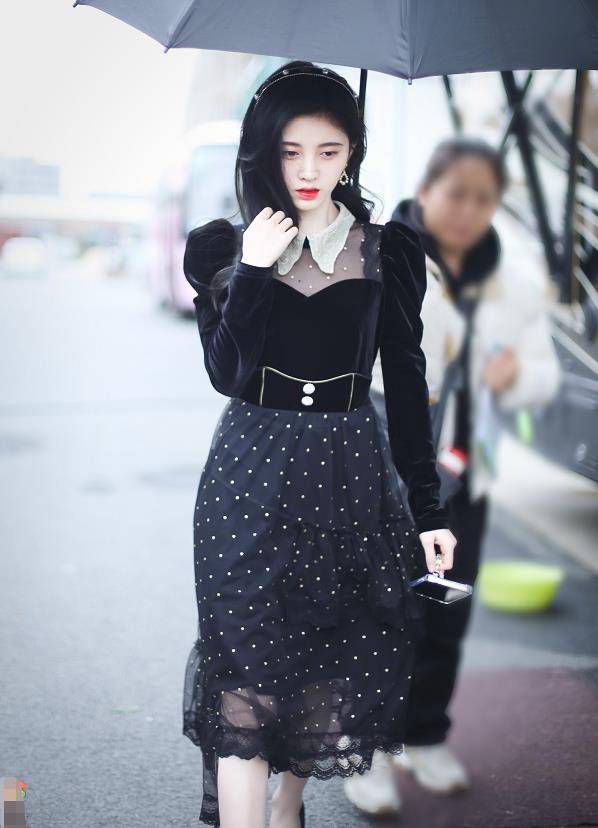 如何变得优雅端庄 5fcd335674c347ab934a8fc23df61565.jpeg