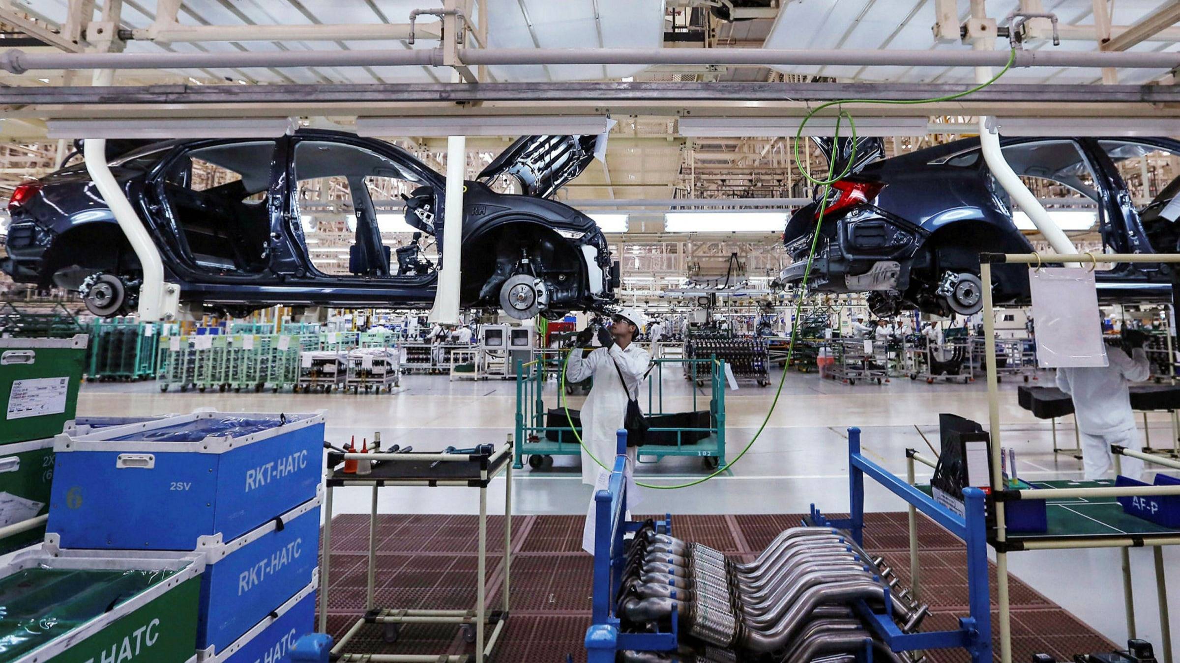 一旦零件供应问题得到解决,我们将通知我们的生产员工,"丰田发言人说