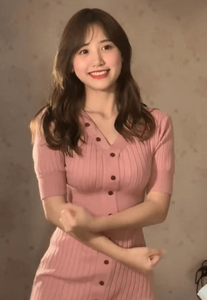 网红一栗小莎子真实颜值如何路人镜头下秀素颜网友身材绝了