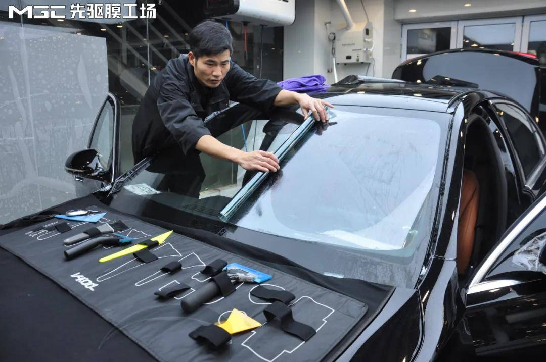 无尘贴膜车间是保证汽车膜施工质量的必备条件,先驱膜工场mgc拥有标准