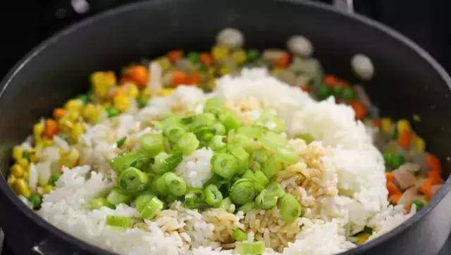 为什么米饭吃不腻呢 9349edb6cddb4b3088f505f42129cf5a.jpeg