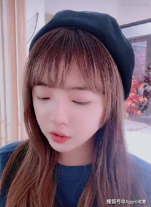 不知道大家是喜欢蠢萌可爱的郝一点,还是冷艳酷飒的郝一点?