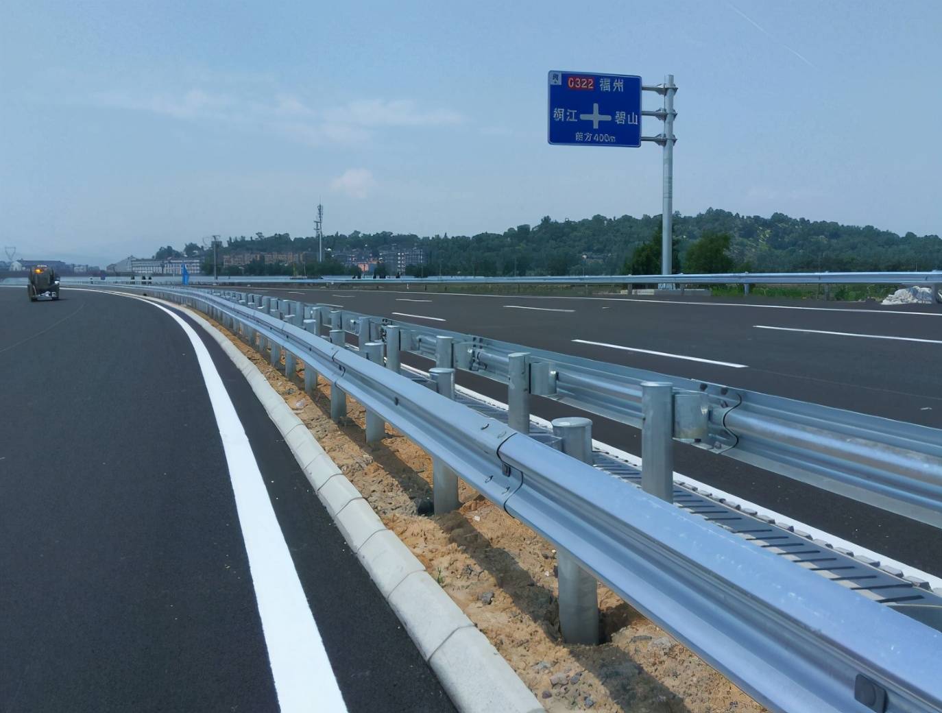 以"g1"开头,表示以首都北京为中心,呈放射状的国道,具体编号为g101—g