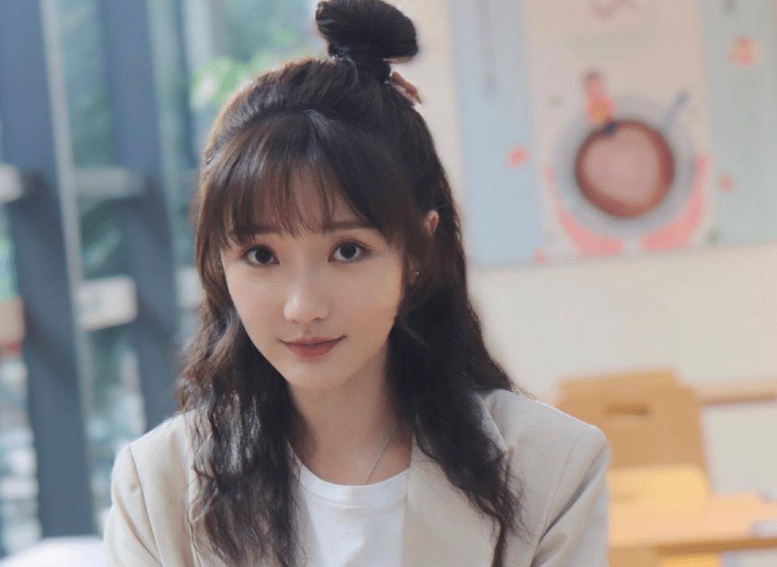 肖燕半是蜜糖刚收官又有新剧杀青搭档五竹叔引期待