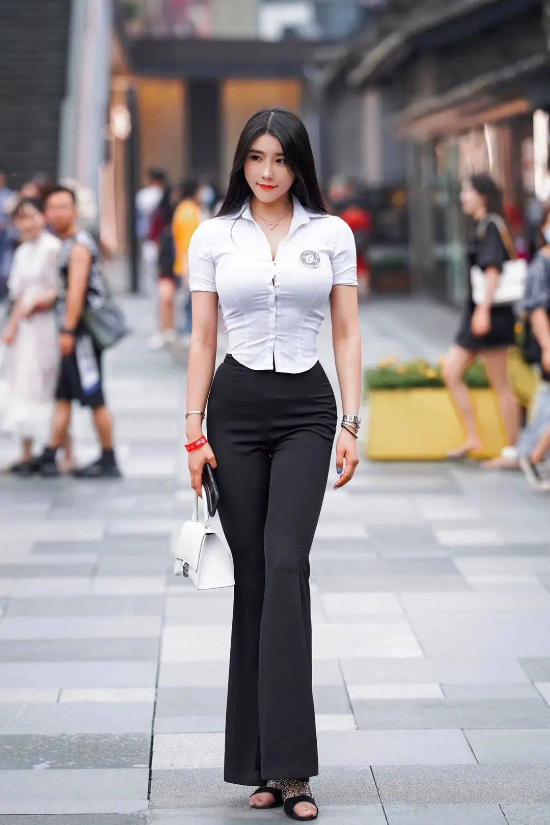 原创国产健身美女刘太阳在网上爆红她究竟有何魅力