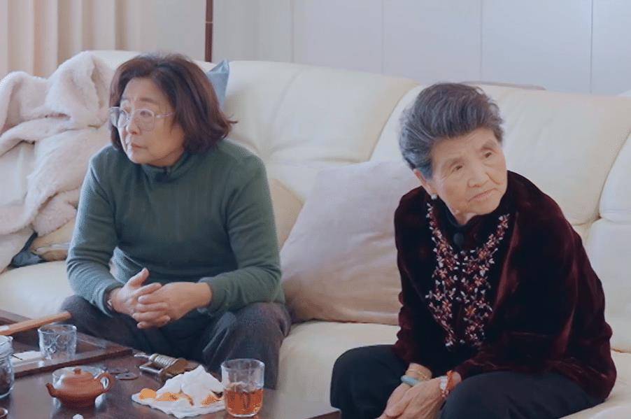 黄圣依做饭状况百出,杨子妈妈反应成焦点,婆媳关系不是一般好_婆婆
