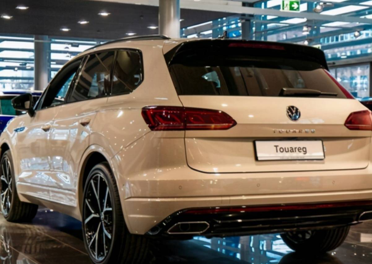 最酷大众途锐进店预售68万矩阵大灯四驱新造型比x5还霸气