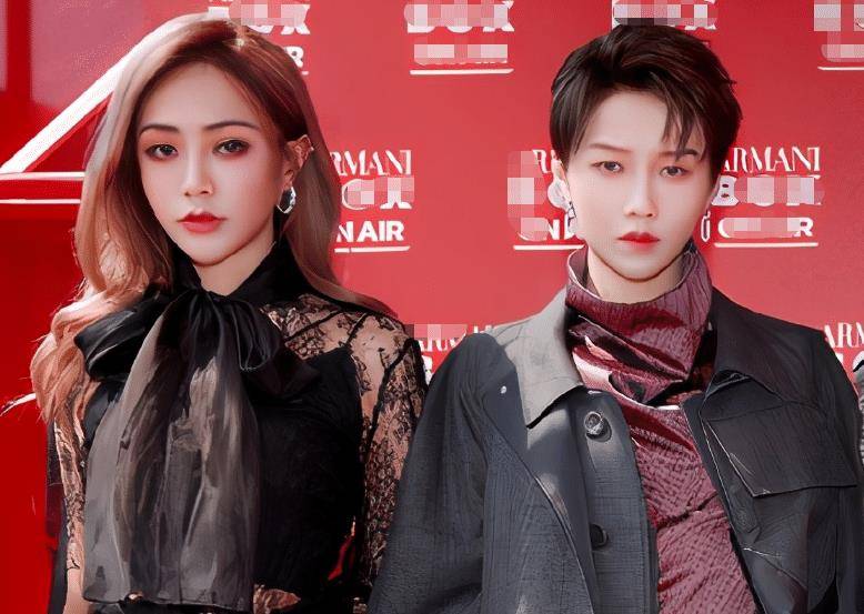 谢可寅说自己怎么能站c位,李诞配合调侃,刘雨昕反应却太圈粉