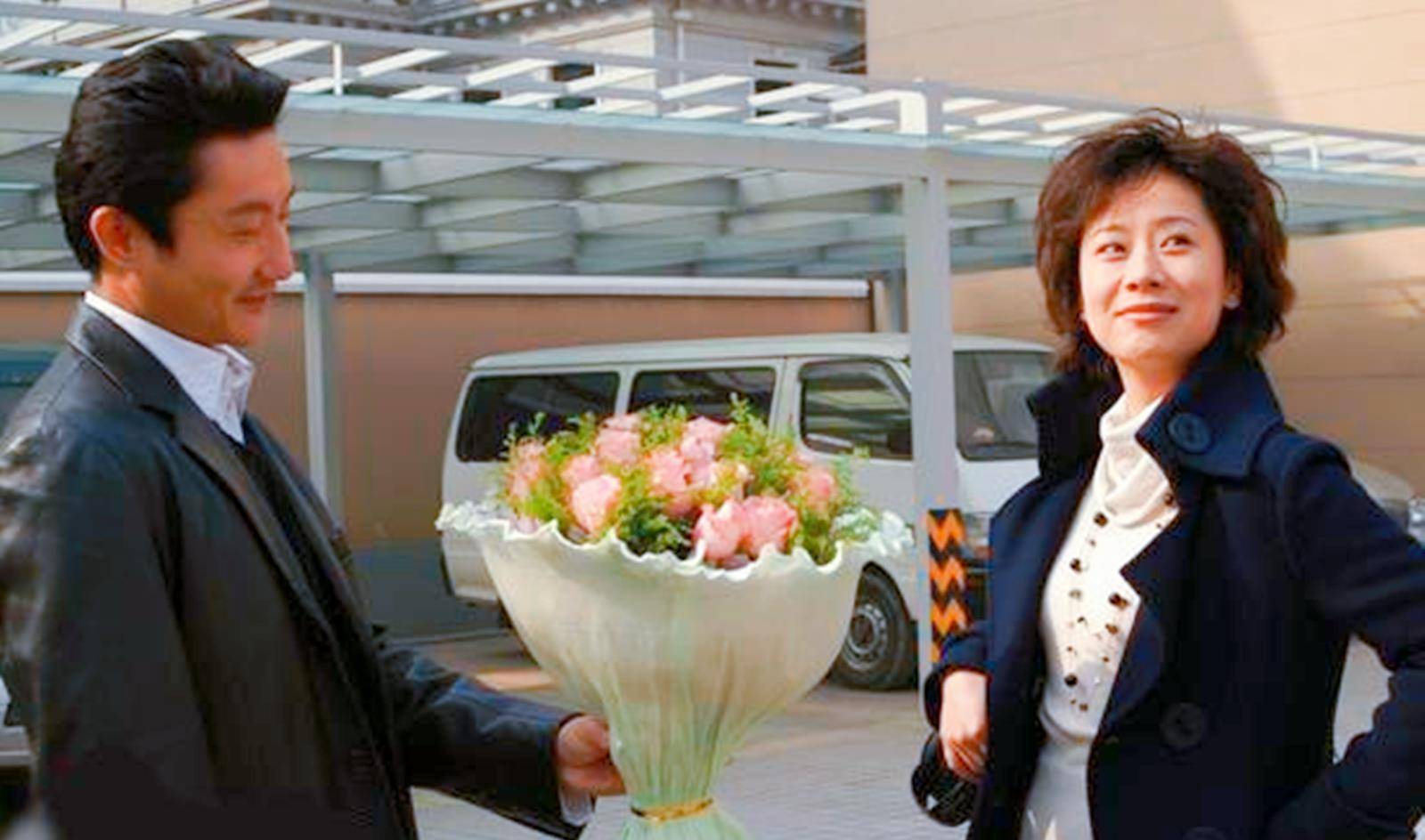 12年后重温《双面胶》:胡丽鹃太傻了,李亚平一点都不爱她_胡丽娟