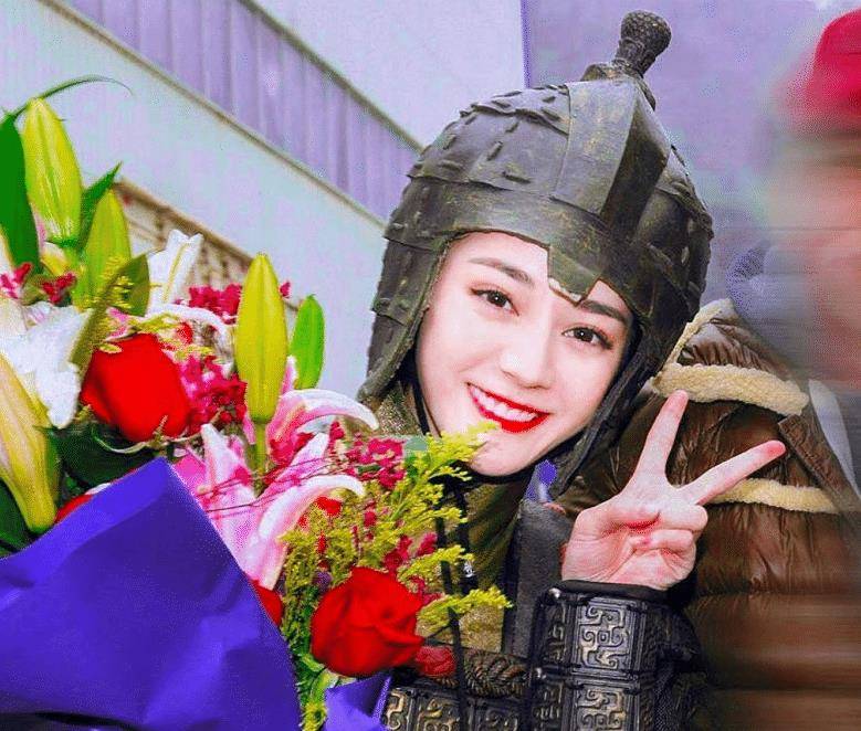 原创《长歌行》杀青生图!赵露思抱住鲜花甜笑,热巴的铠甲装厉害了