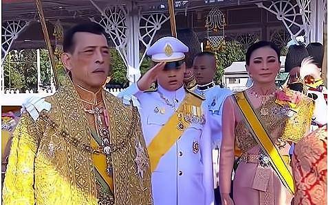 泰王室最新动态王储 41da1841ec0442f5bd0f79e5c879cad9.jpeg