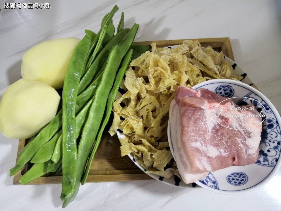 原创
春天干燥多吃这道菜,有肉有菜还有汤,一道菜吃全家,不上火营养多