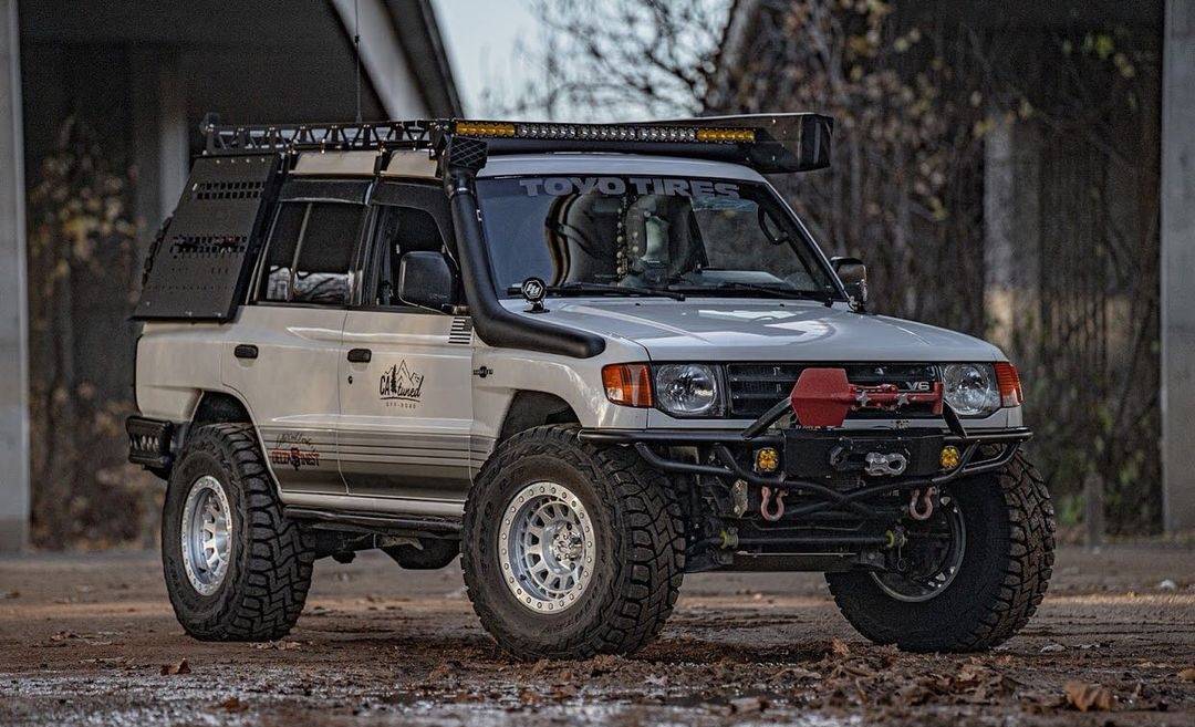 山猫续写传奇硬派越野干不过普拉多帕杰罗v9397改装机械增压