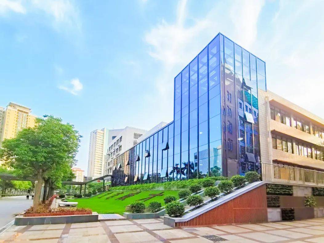 在华师附中,遇见最美图书馆_研讨