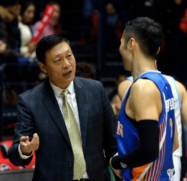 李春江加盟上海男篮 李秋平辅佐,男篮超新星也来了!