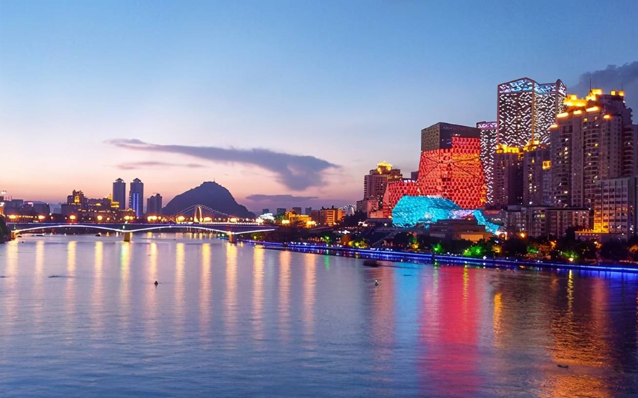 2020年预计南宁市经济总量_南宁市规划图2030年