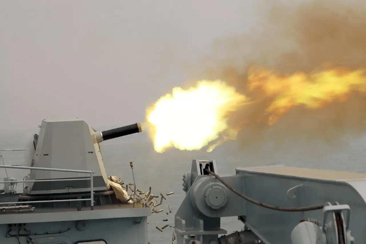 原创现代舰炮射速极高配弹量却只有1000多发实战中够用吗