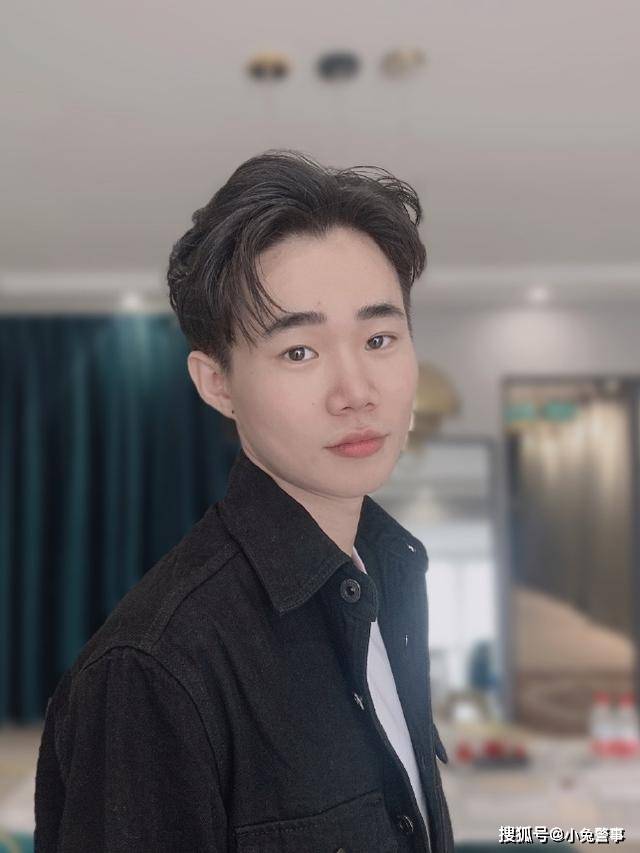 原创德云社丁楷罡发布照片,用保密回复粉丝猜测,看来七队有喜事了