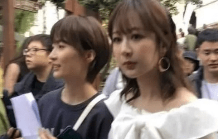 怎么样才能见到杨紫 b4c80364755f42c3b2297710c37a9048.png