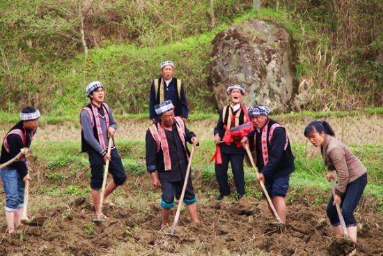 拉祜族的传统生活方式佛系农耕知足常乐