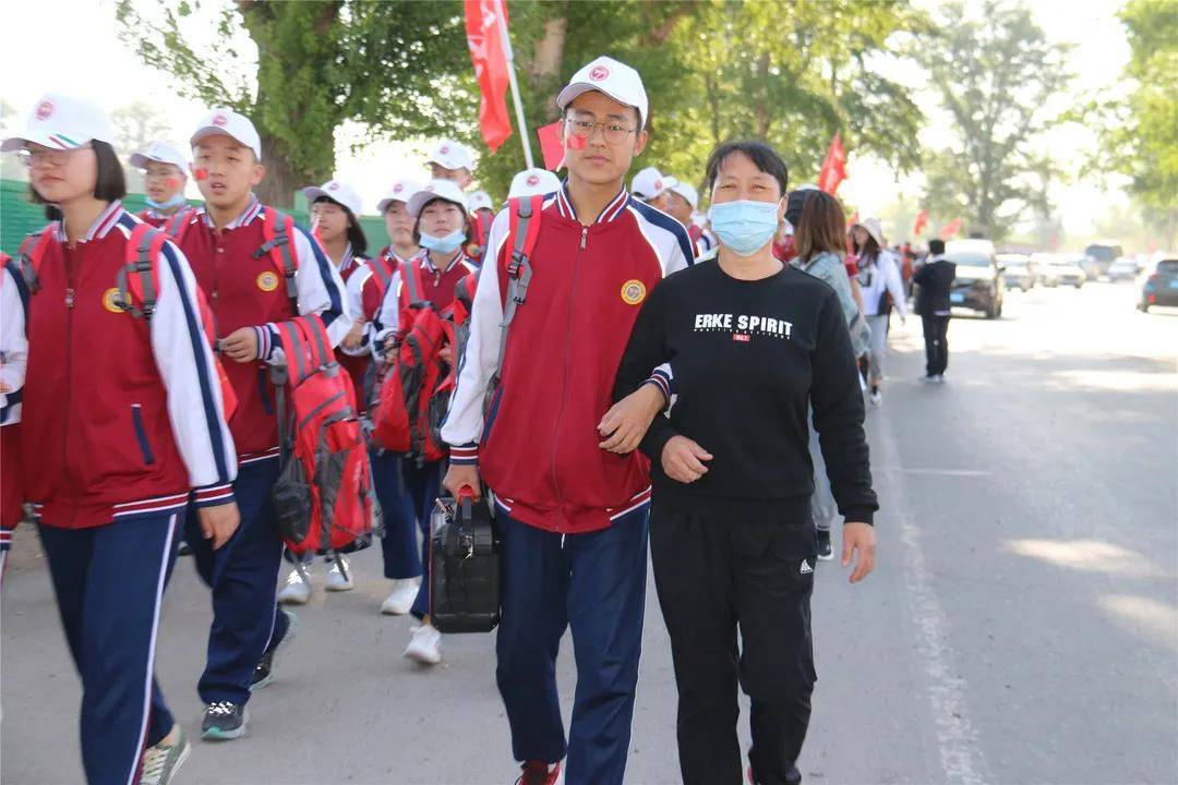 庆建党百年迎冬奥盛会张家口东方中学衡中分校第十一届远足活动圆满