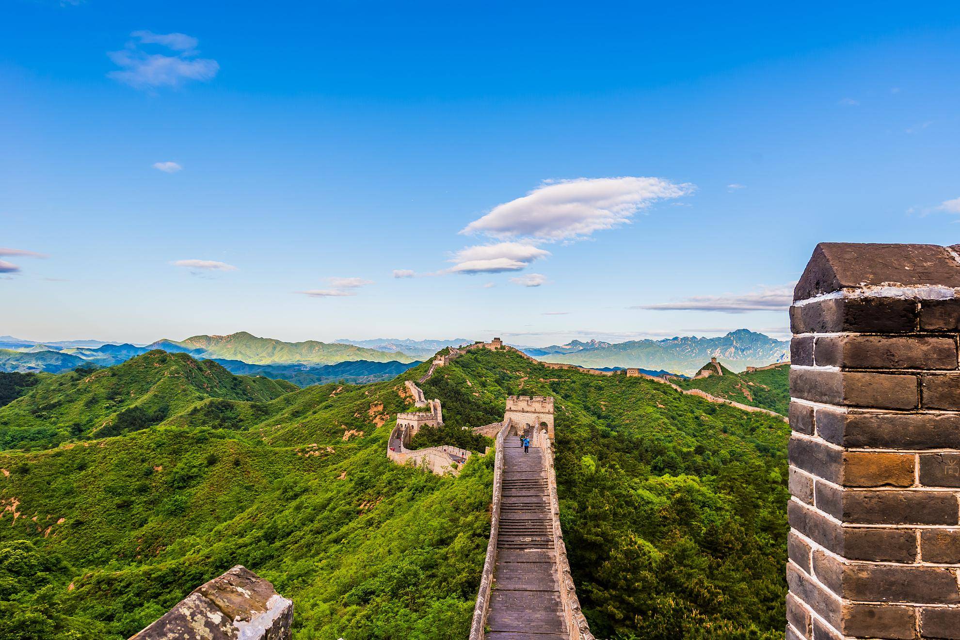 体现出很强的文化价值感,以至于不少城市都会通过发展长城旅游的方式