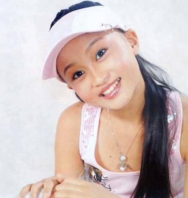 孙侨潞是个非常孝顺的孩子,在这段生日视频后,她还说:"希望妈妈永远