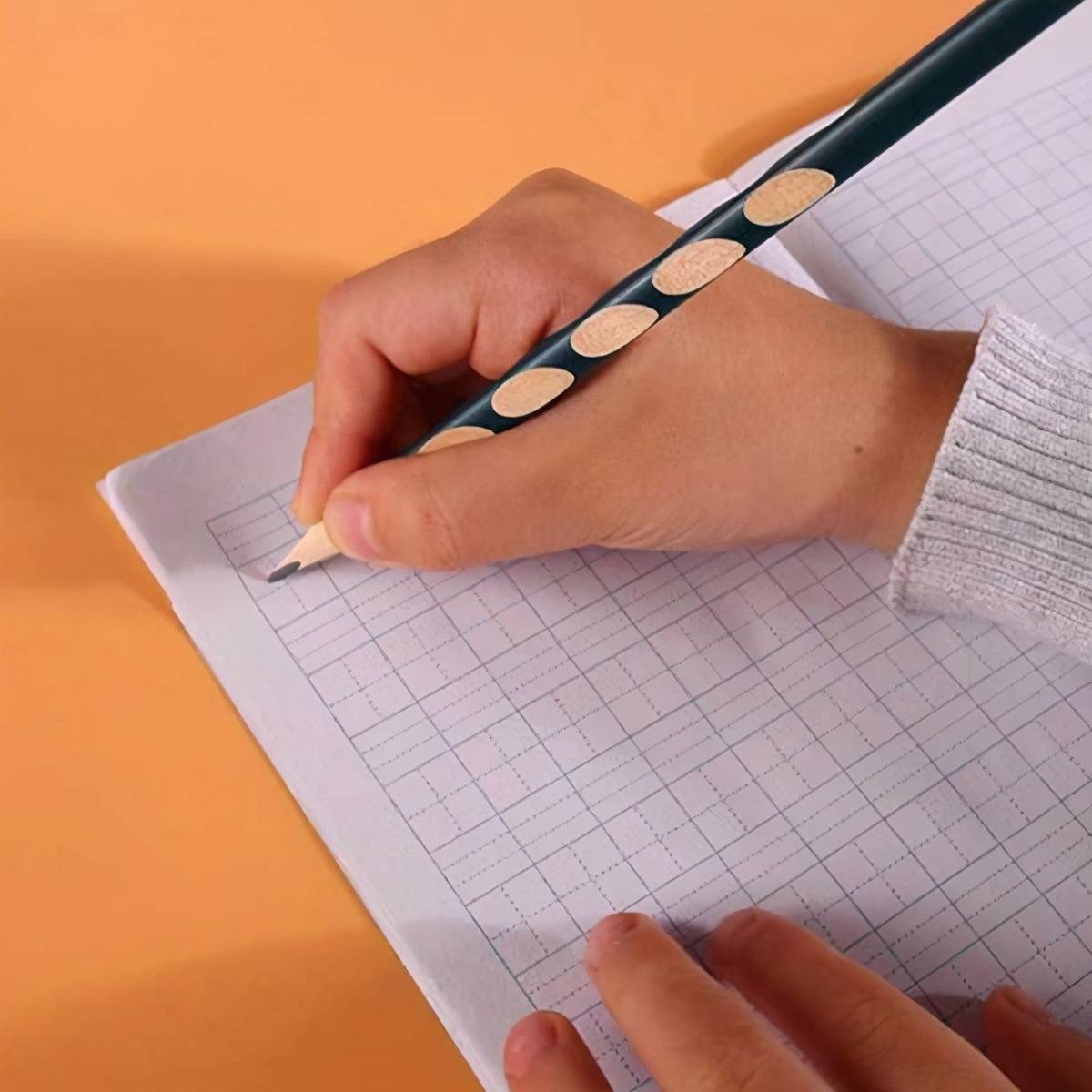 教孩子写字的最佳年龄,家长们知道吗?_手部