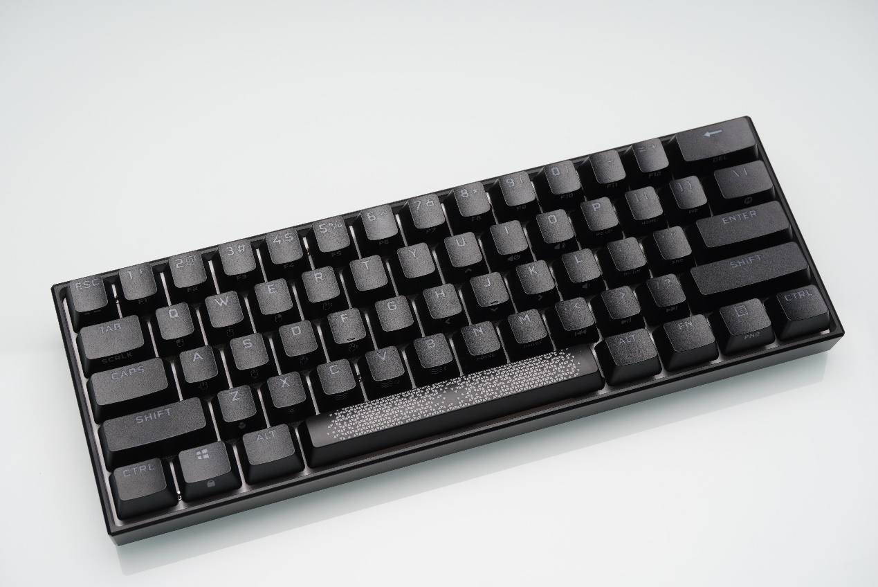 pbt是pbt他终于用pbt海盗船k65rgbmini机械键盘简评