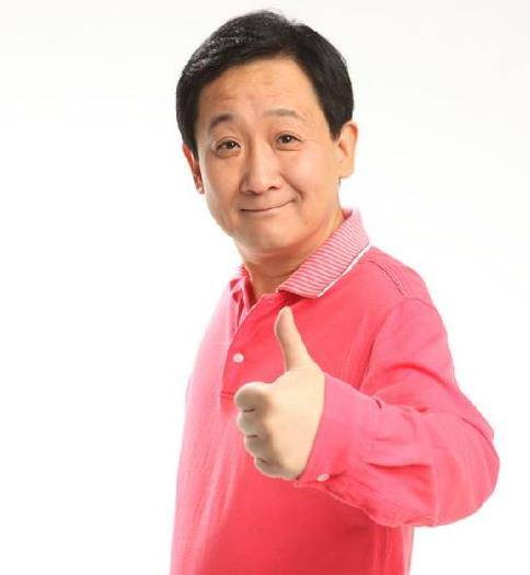 而走红,但之后也许是因为在出演《我爱我家》中的贾志新太过于深入人