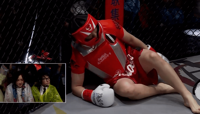 原创药水哥遭向佐重拳出击张大仙解说都看懵了太佩服他的勇气了