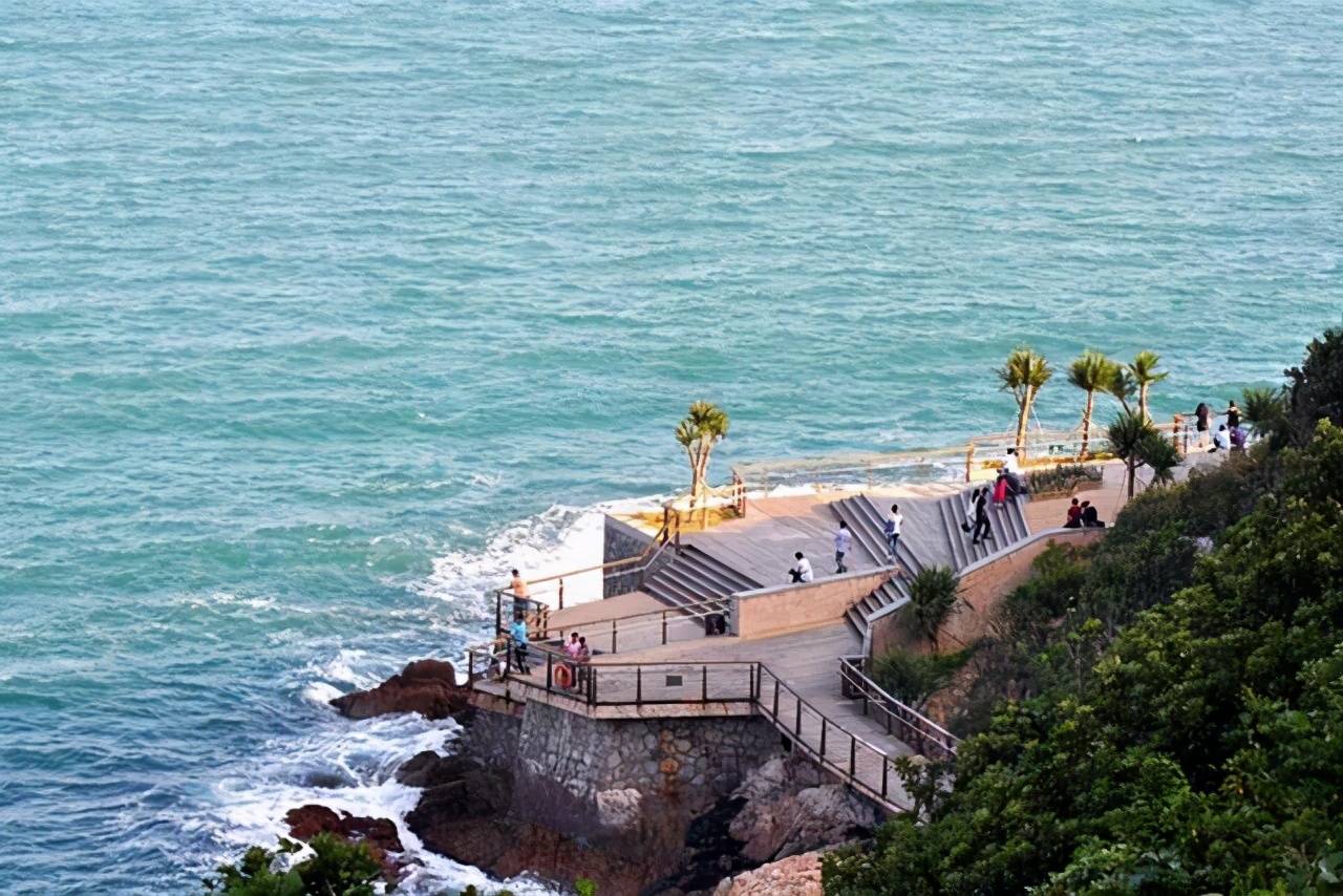 天氣越來越熱,大梅沙海濱公園約起來,在海灘踏浪自由奔跑