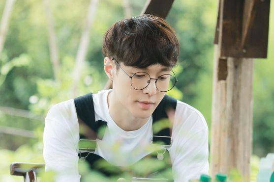 张艺兴评价杨紫 表示不敢再请她当飞行嘉宾 情商高到杨紫都笑了 节目