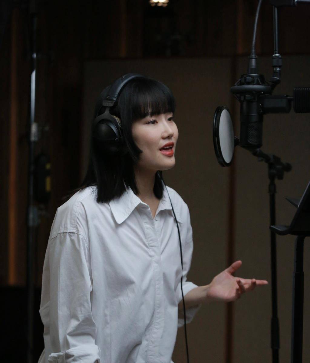 原创黄龄被拍与男友车内拥吻男方被爆抛弃糟糠