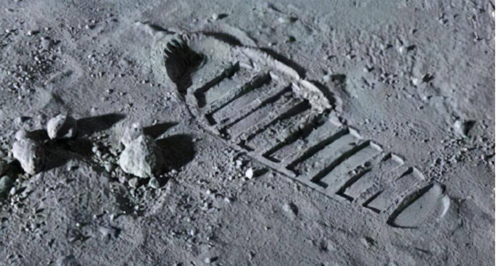 奥尔德林|从月球返回的宇航员，为何都坚称宇宙有“操控者”，发现了什么？