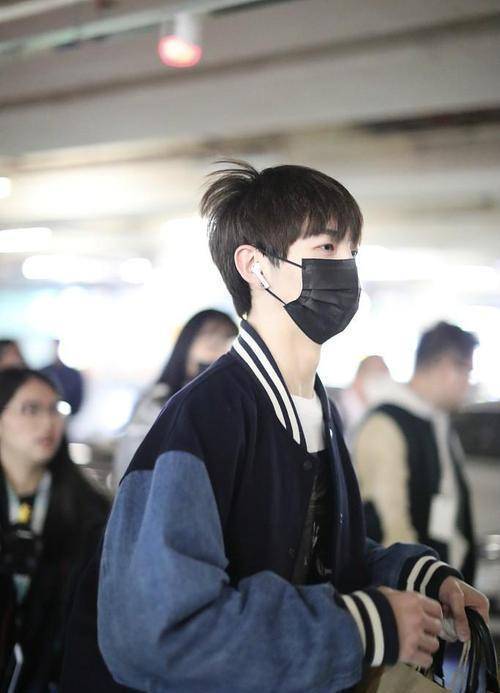 解析父亲每晚梦见亡故之人的深层含义与情感慰藉 解析父亲每晚梦见亡故之人的深层含义与情感慰藉