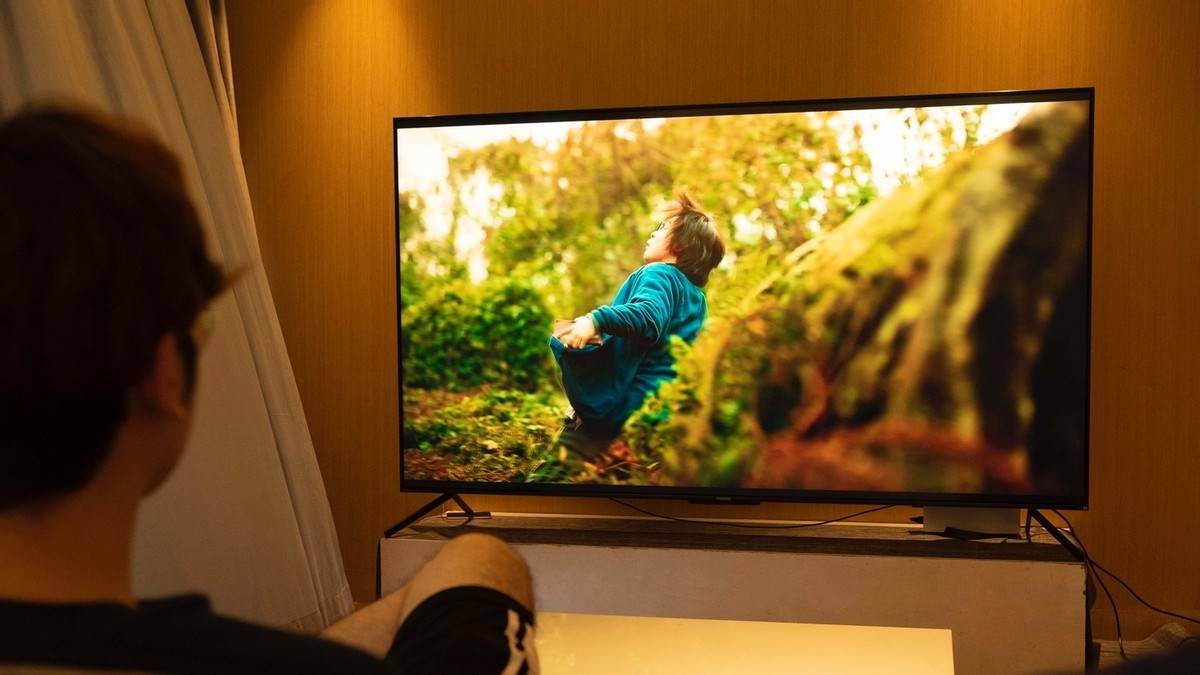 电影|用了酷开电视 Max 86＂，我回家三天没玩过一次手机