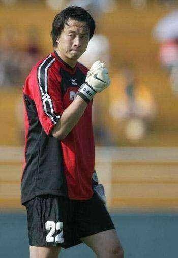 38岁国足男神身价不菲,因违纪遭开除,现转行做微商_安琦