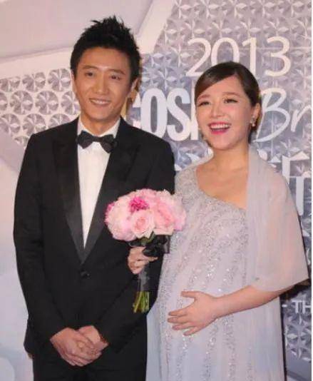 她参加超女大火,因打保安被封杀,今嫁豪门卖直升飞机生活太土豪_唐笑